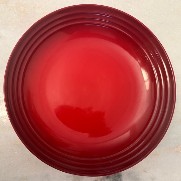Le Creuset; Classic Round Serving Bowl - Picture 3 of 3